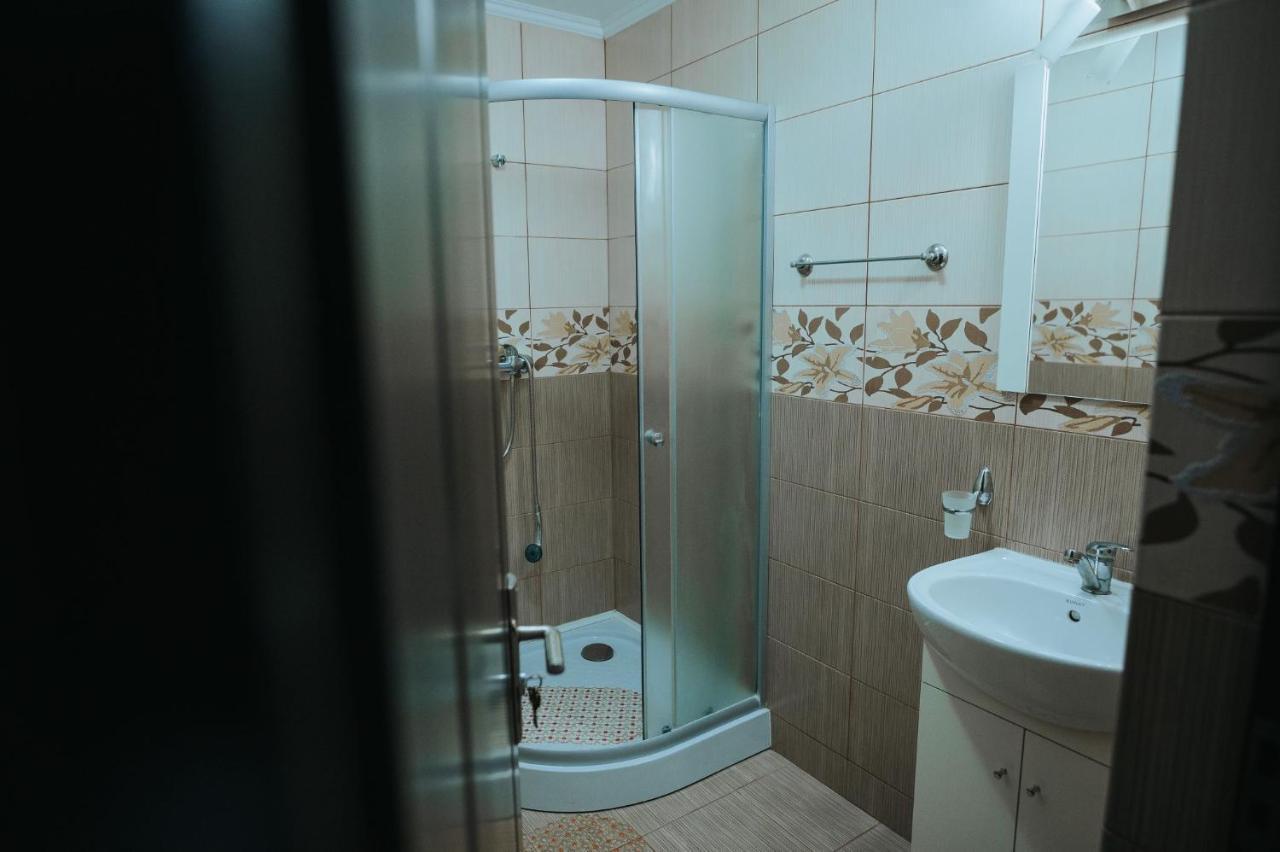 Pensiunea La Lenuta Onceşti Zewnętrze zdjęcie